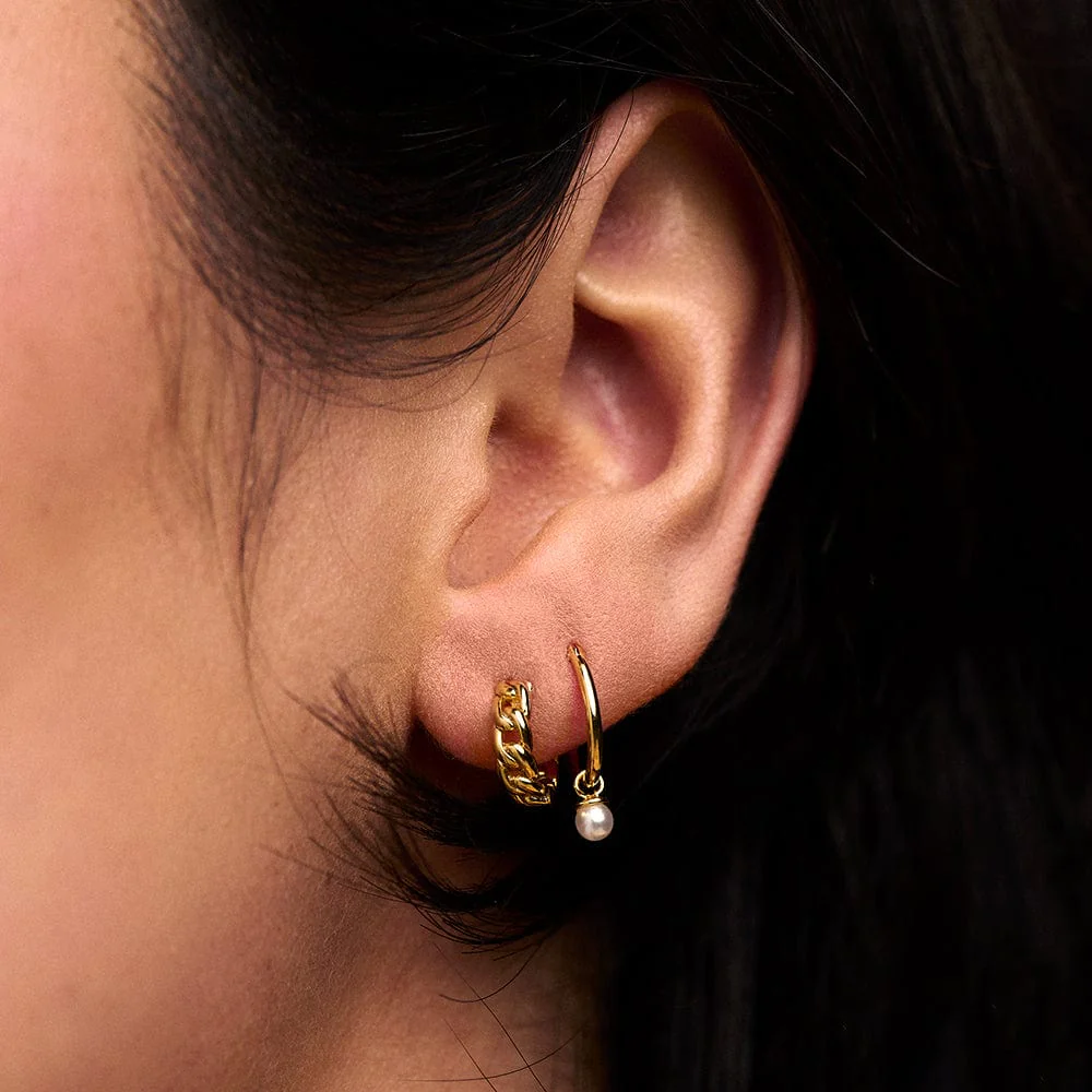 Mini Chain Huggie Hoop Earrings - Gold - Image 4