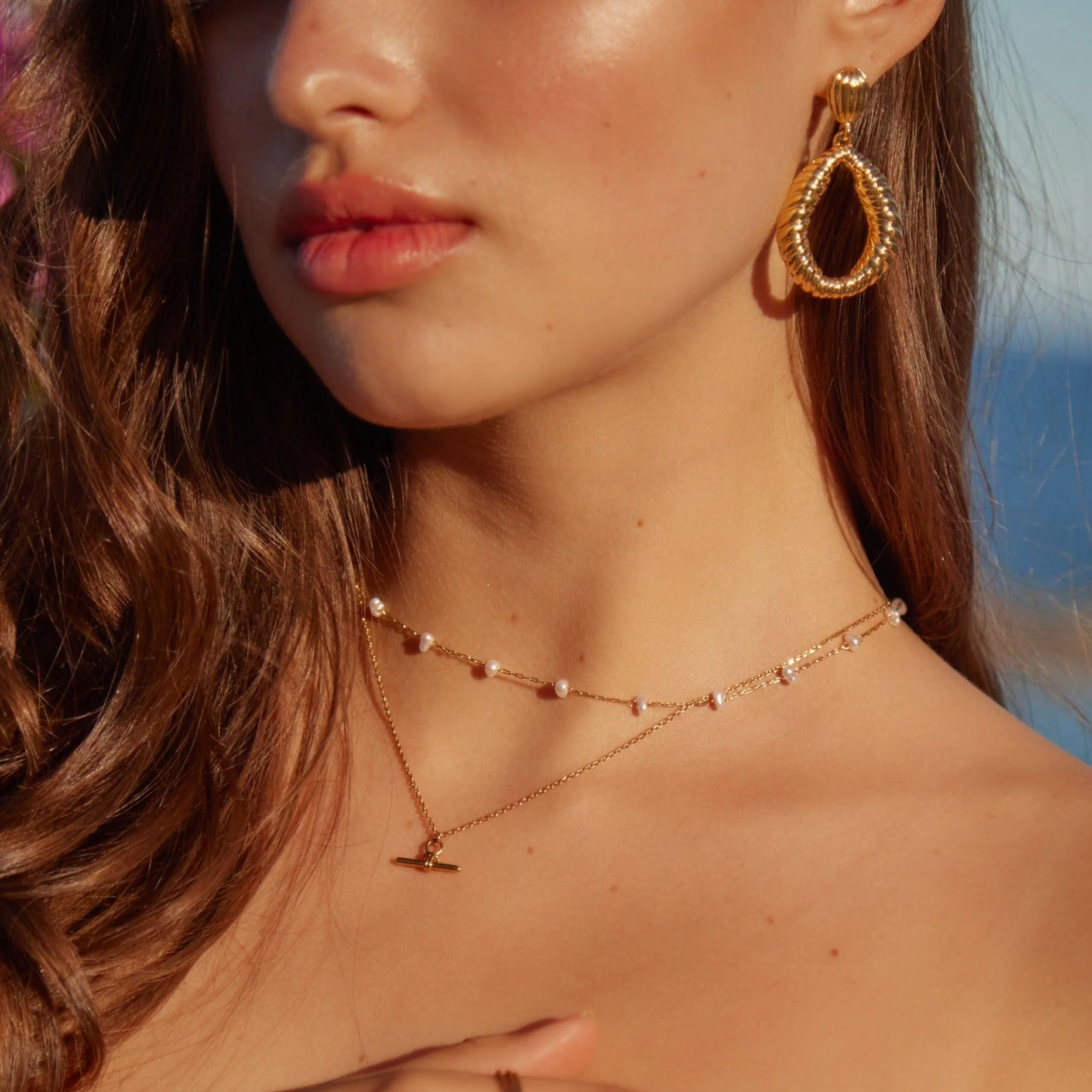 Dainty T-Bar Knot Necklace - Gold - Image 4