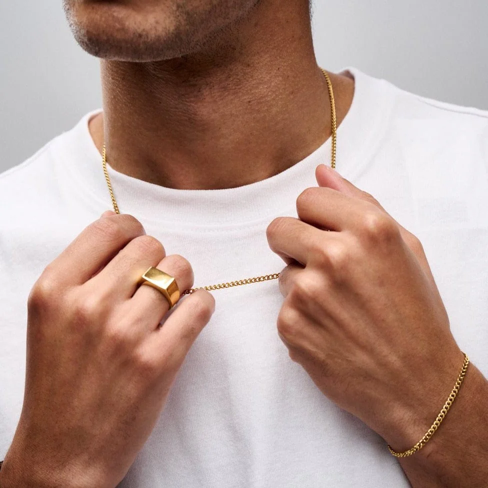 Fine Curb Chain Necklace - Gold - Image 3