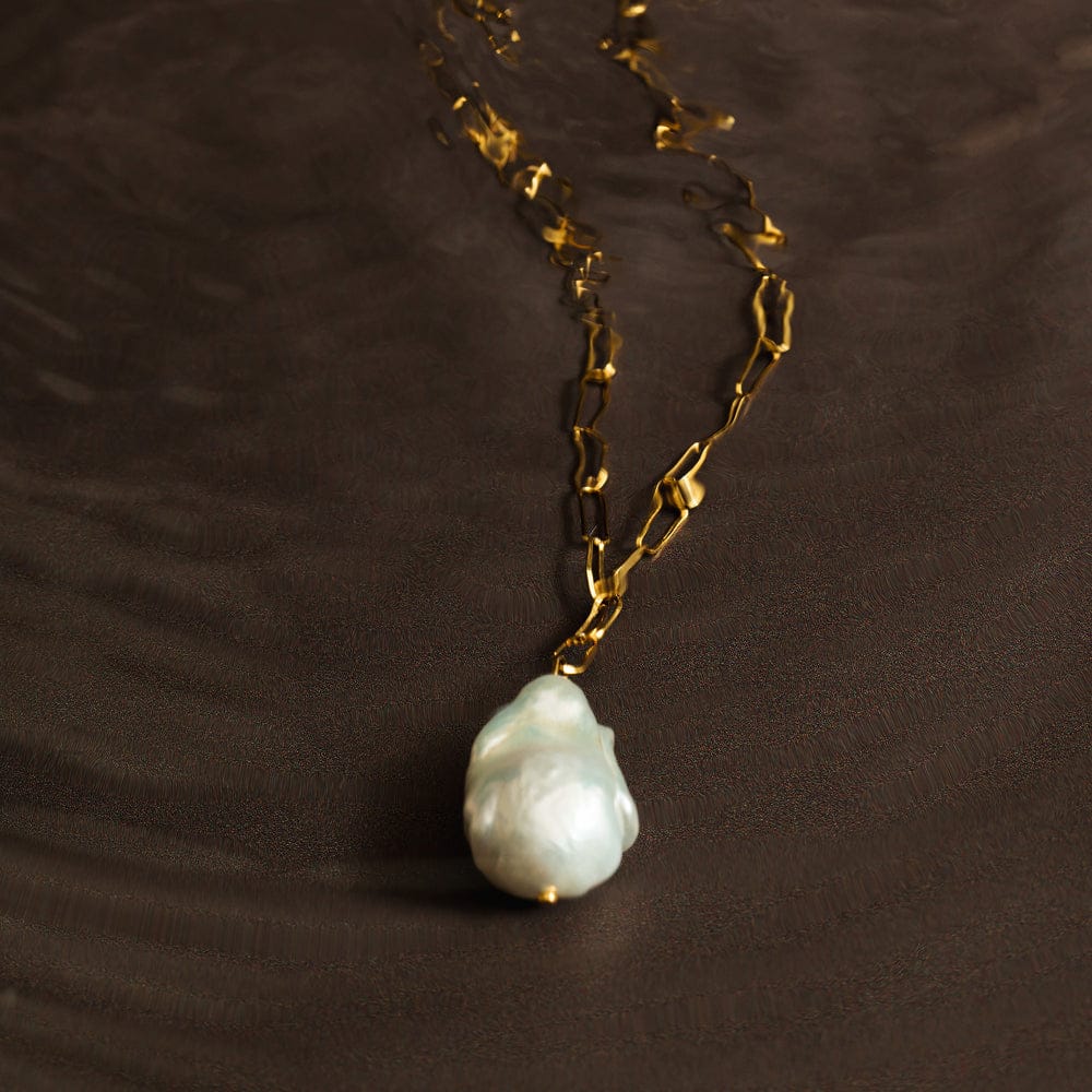 LUXE Statement Pearl Pendant Necklace - Image 5