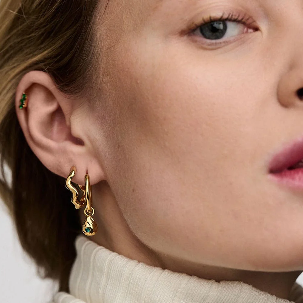 Organic Wave Oval Hoop Earrings - Gold - Image 3