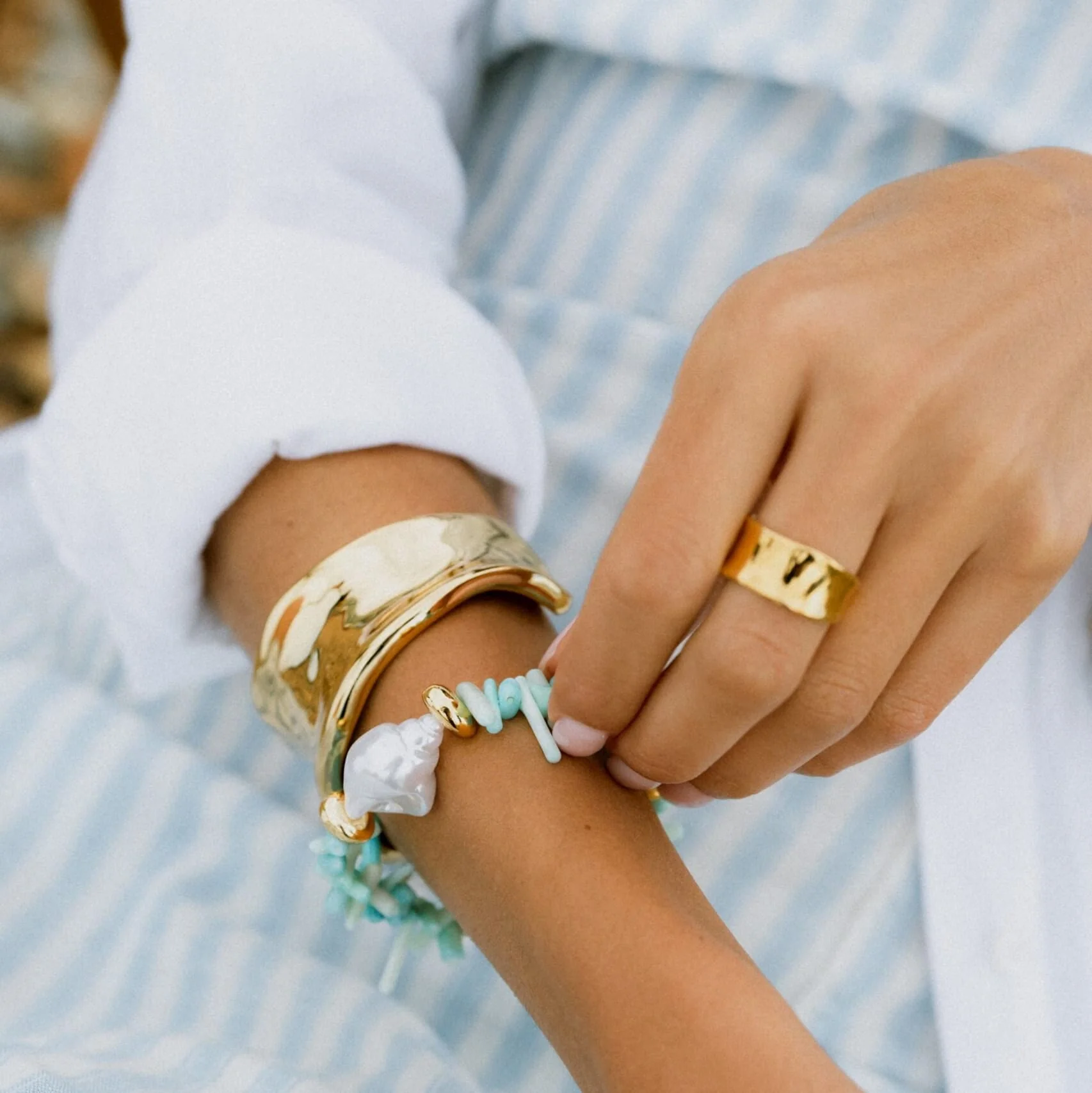 Blue Coral Chip & Pearl Bracelet - Image 3
